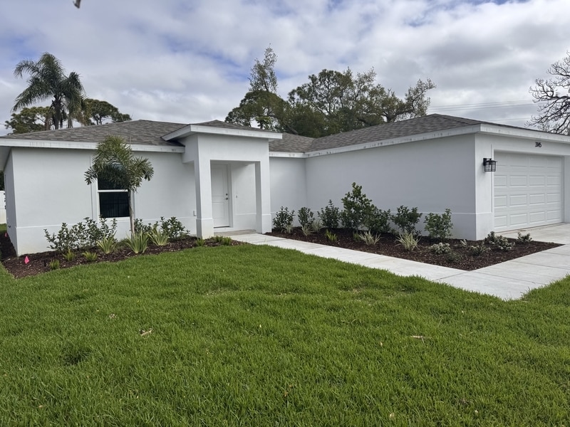 3145 Ashton Rd in Sarasota, FL - Building Photo