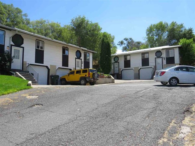 property at 1041 Redwood St