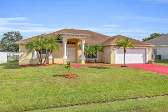 729 SW Sardinia Ave in Port St. Lucie, FL - Building Photo - Building Photo