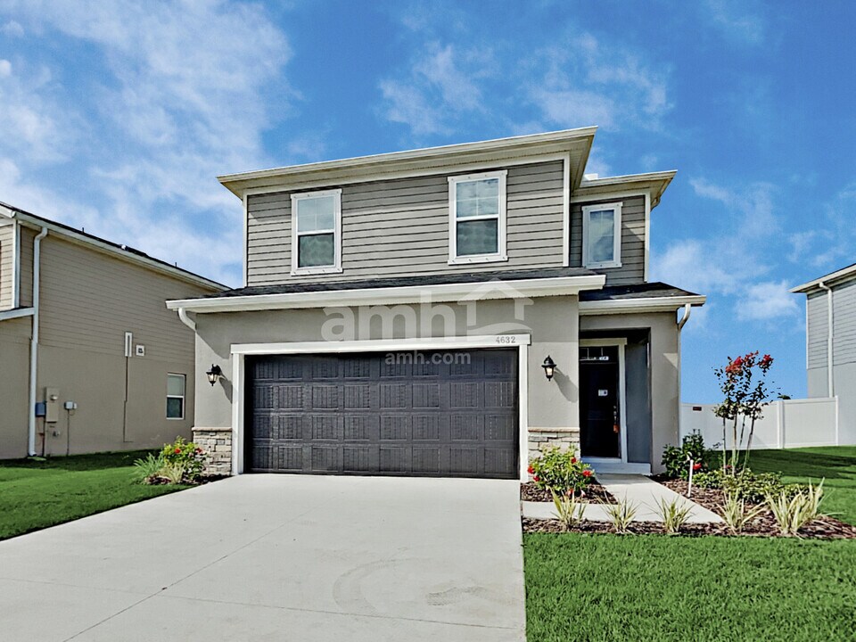 4632 Reisswood Loop in Palmetto, FL - Foto de edificio