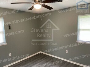 426 NW Greenmeadow Dr in Lawton, OK - Building Photo - Building Photo