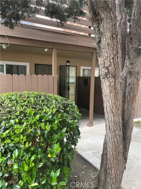 property at 440 W Orangewood Ave