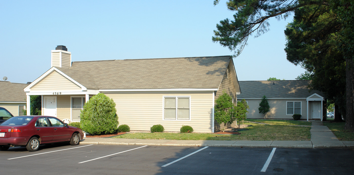 4569 Hargrove Rd in Raleigh, NC - Foto de edificio