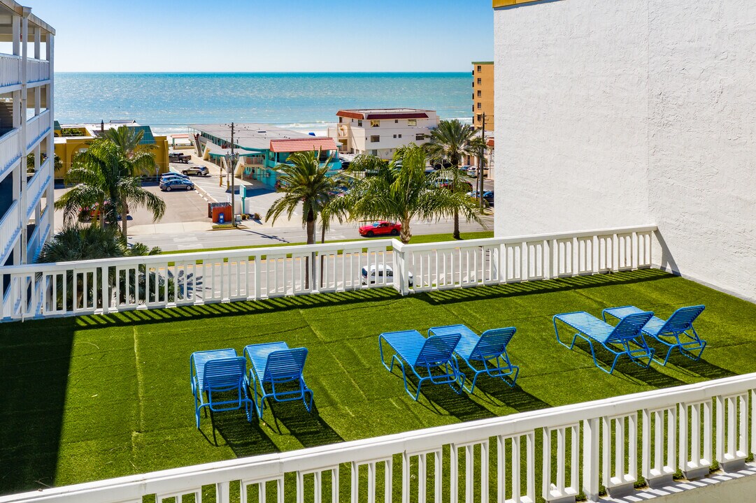 Gull Harbor in North Redington Beach, FL - Building Photo