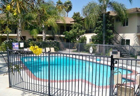 Palm Garden Apartments in Covina, CA - Building Photo