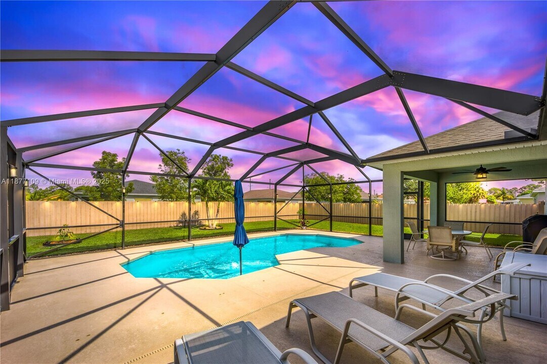 3158 SW Centamino St in Port St. Lucie, FL - Building Photo