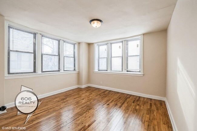 property at 1020 E Hyde Park Blvd