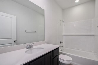 1613 Abbottsford Ave in Aubrey, TX - Building Photo - Building Photo