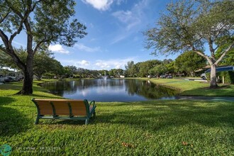 2259 Nova Village Dr in Davie, FL - Foto de edificio - Building Photo