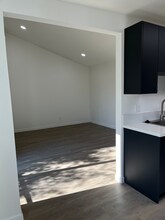 4732 Bancroft St-Unit -6 in San Diego, CA - Building Photo - Building Photo