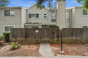 1515 Hood Rd in Sacramento, CA - Building Photo