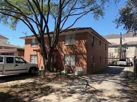 2414 Richton St in Houston, TX - Building Photo