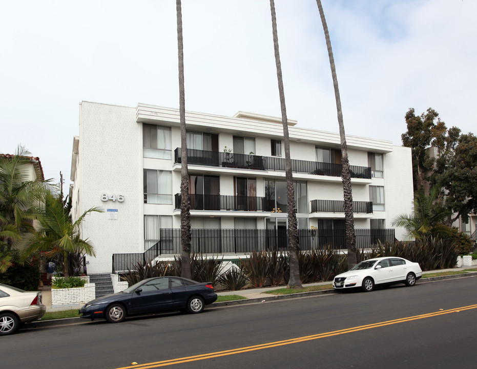 Sorrento Villas in Santa Monica, CA - Building Photo