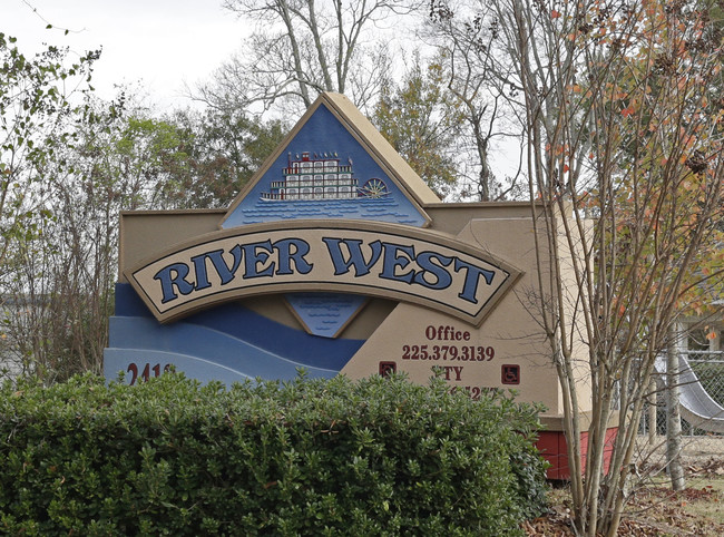 River West Apartments in Port Allen, LA - Building Photo - Building Photo