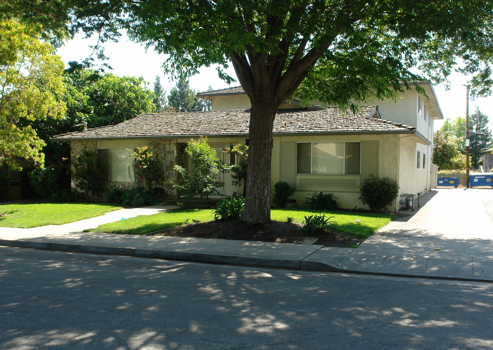 512 Hawthorn Ave in Sunnyvale, CA - Building Photo