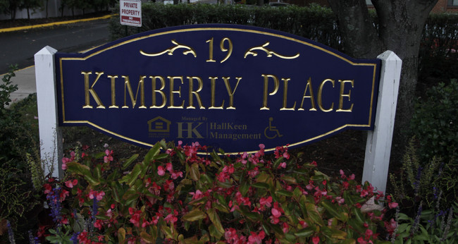 Kimberly Place Apartments in Danbury, CT - Foto de edificio - Building Photo