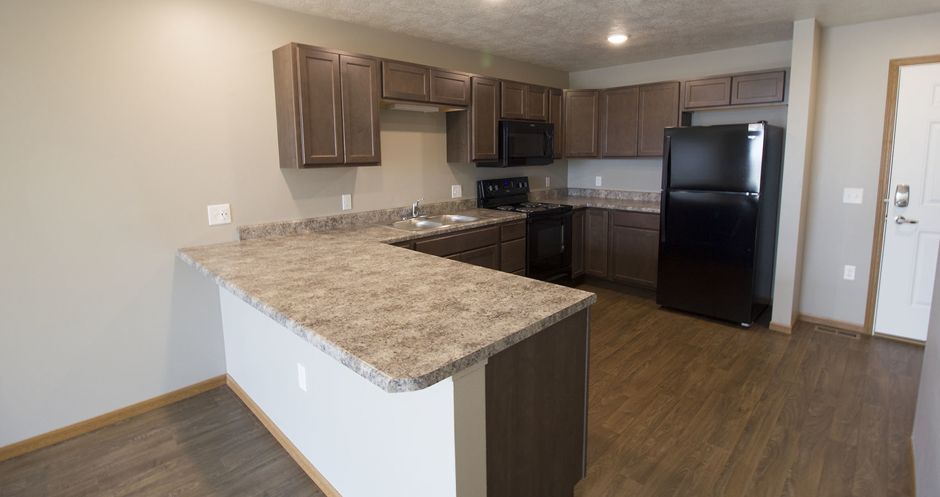 Majestic Ridge Apartments in Sioux Falls, SD - Building Photo