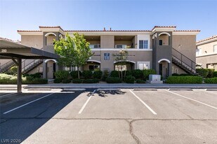 10245 S Maryland Pkwy, Unit 124 in Las Vegas, NV - Building Photo