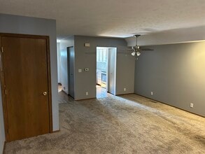 409 S Madison St in Grand Island, NE - Foto de edificio - Building Photo