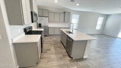 37845 W Santa Barbara Ave in Maricopa, AZ - Building Photo - Building Photo