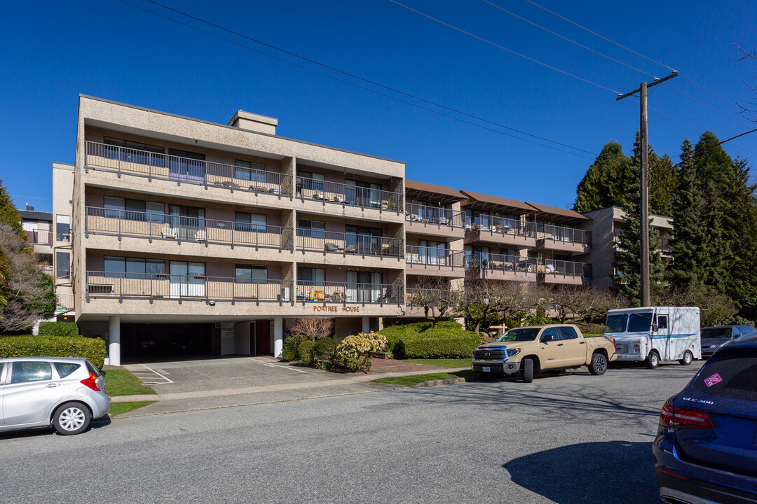 Portree House in North Vancouver, BC - Building Photo