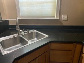 114 Dewitt Ave, Unit 114 #2 Dewitt Clovis Ca in Clovis, CA - Building Photo - Building Photo