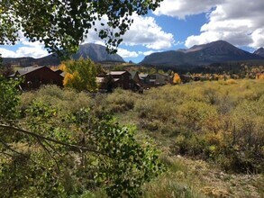 345 N Chipmunk Cir in Silverthorne, CO - Building Photo - Building Photo