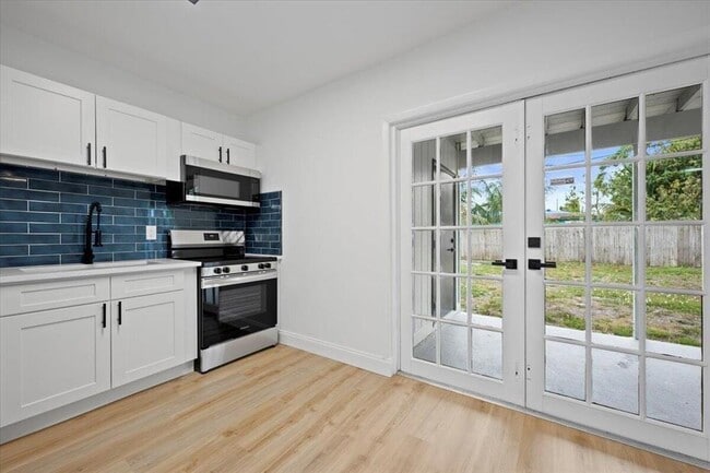 1209 14th Ct S in Lake Worth Beach, FL - Building Photo - Building Photo