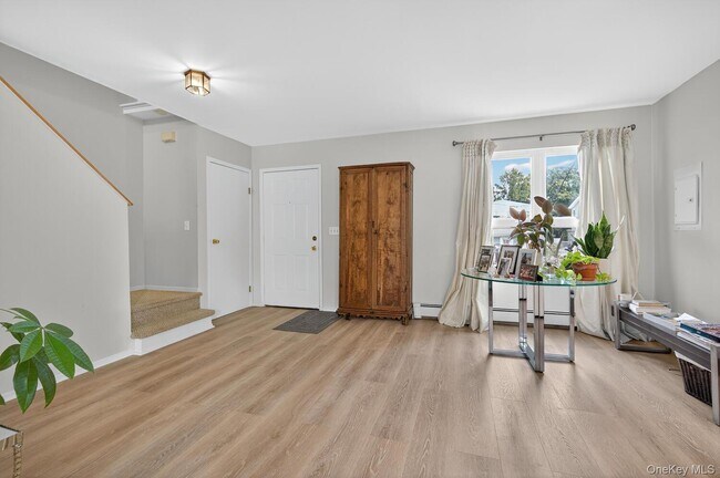 22 8th St in Bayville, NY - Building Photo - Building Photo