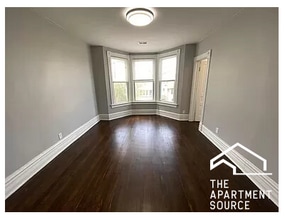 3331 N Whipple St, Unit 1 in Chicago, IL - Building Photo - Building Photo