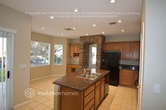 10414 Nostalgia Cir, Unit 17 in Las Vegas, NV - Building Photo - Building Photo