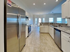180 Red Oak Dr in Richmond Hill, GA - Building Photo - Building Photo