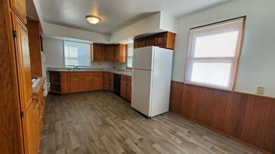 2720 W Folsom St in Eau Claire, WI - Foto de edificio - Building Photo