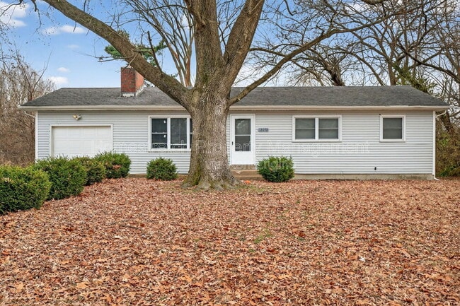 12070 Garden Ln in St. Louis, MO - Building Photo - Building Photo