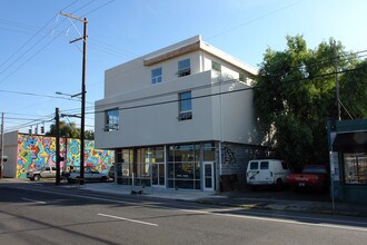 Hakoya Lofts in Portland, OR - Building Photo - Building Photo