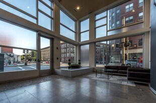 273 E Berkeley St, Unit 513D in Boston, MA - Building Photo