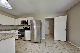 21693 Holly Leaf Ct in Porter, TX - Building Photo - Building Photo
