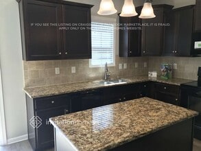 540 McCarthy Dr in Clayton, NC - Foto de edificio - Building Photo