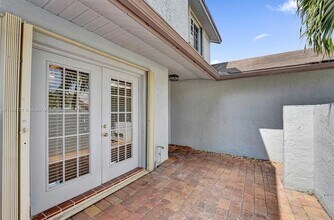 9950 SW 12th St in Pembroke Pines, FL - Building Photo - Building Photo