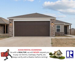 819 Fairlane St in Fayetteville, AR - Building Photo