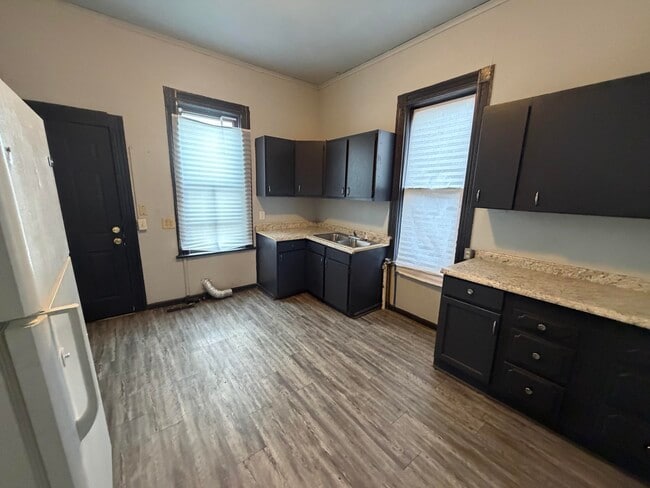 18 S Collett St in Danville, IL - Building Photo - Building Photo