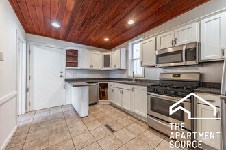 2140 N Karlov Ave in Chicago, IL - Building Photo - Building Photo