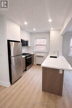 1024 King St E in Hamilton, ON - Building Photo - Building Photo