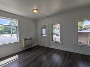 522 Main St, Unit 1 in Pecatonica, IL - Building Photo - Building Photo