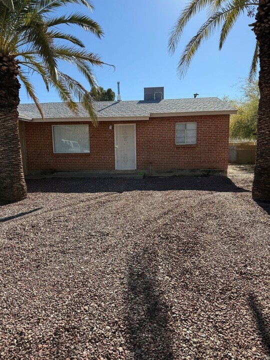 4608 E Juarez St in Tucson, AZ - Building Photo