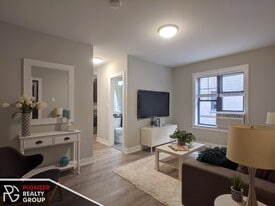 437 W Belden, Unit 429.5-306 in Chicago, IL - Building Photo