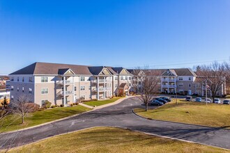 Granville Heights Senior Apartments in Milwaukee, WI - Foto de edificio - Building Photo