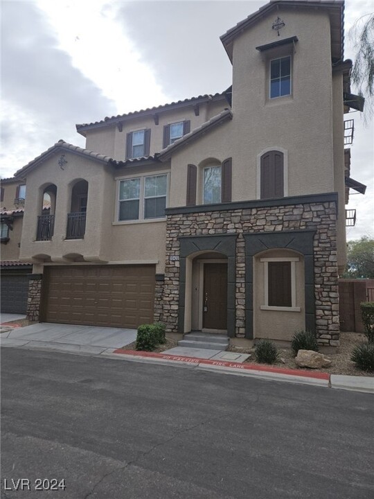 10426 Badger Ravine St in Las Vegas, NV - Building Photo