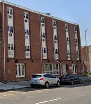625 Fairfield Ave, Unit 102 in Bridgeport, CT - Building Photo