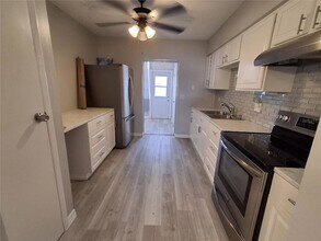 955 51st St N, Unit 107 in St. Petersburg, FL - Building Photo - Building Photo